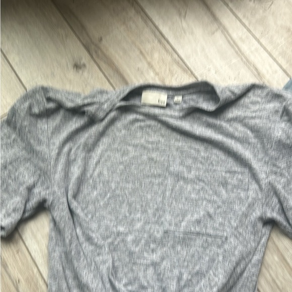 Aritzia Bundle Size 6 - Picture 3 of 10